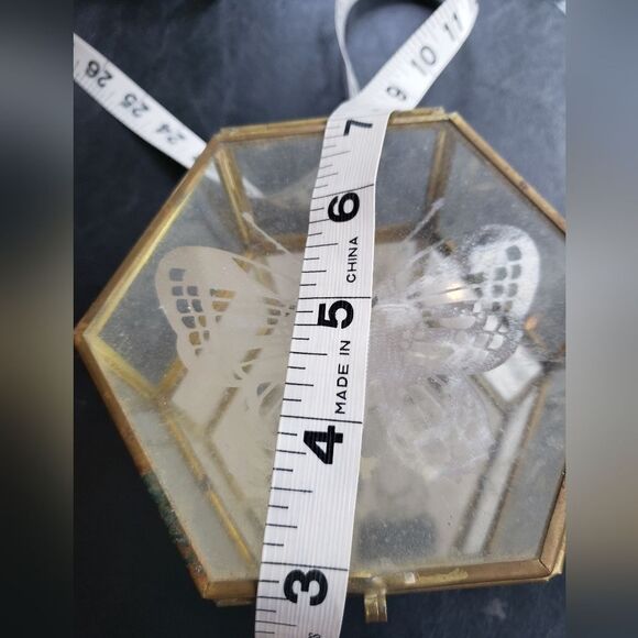 Vintage Etched Glass Box w/Butterfly - Picture 5 of 5